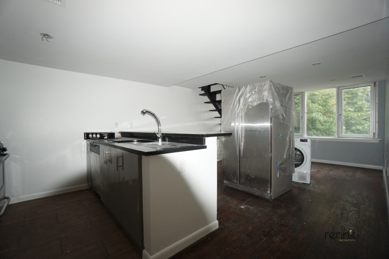 299 McGuinness Blvd, Apt 2A Image 1