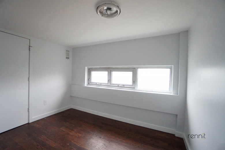 299 McGuinness Blvd, Apt 2A Image 15