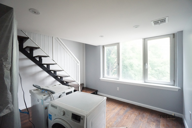 299 McGuinness Blvd, Apt 2A Image 3