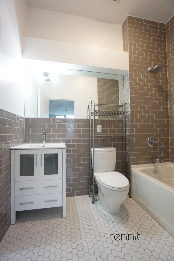 299 McGuinness Blvd, Apt 2A Image 8