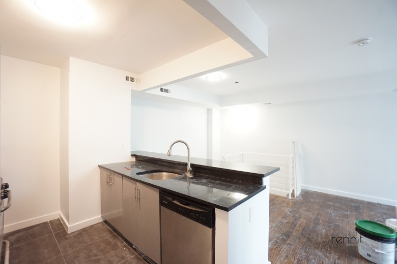 287 McGuinness Blvd, Apt 1A Image 2