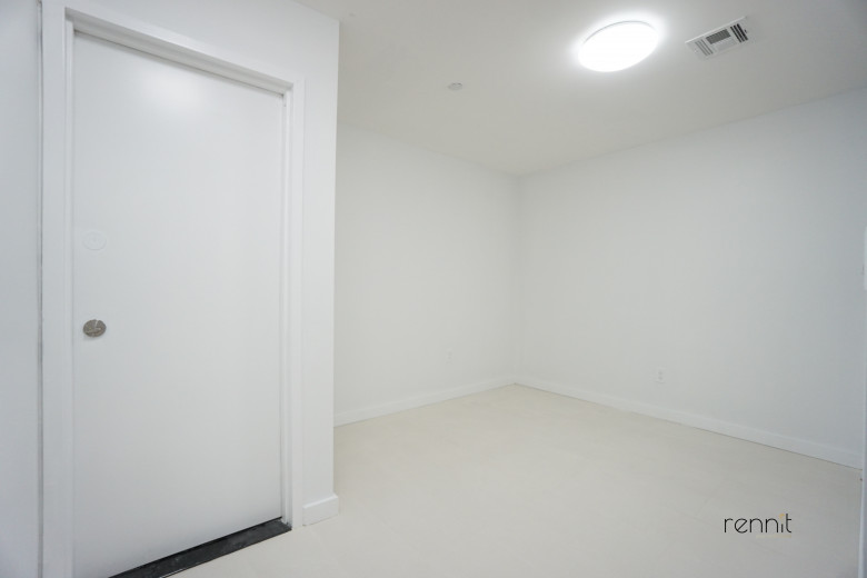 287 McGuinness Blvd, Apt 1A Image 12