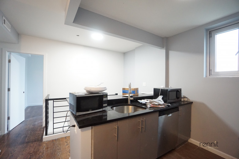 299 McGuinness Blvd, Apt 1A Image 2