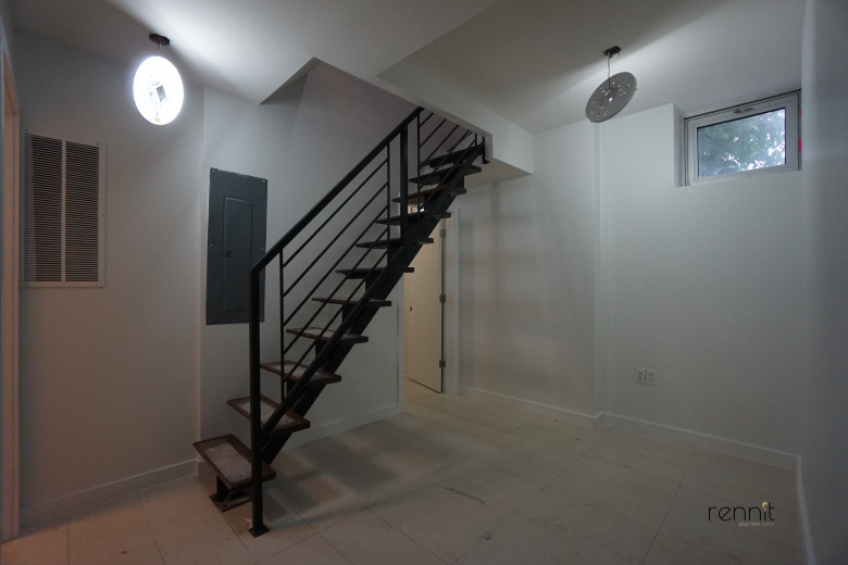 299 McGuinness Blvd, Apt 1A Image 5