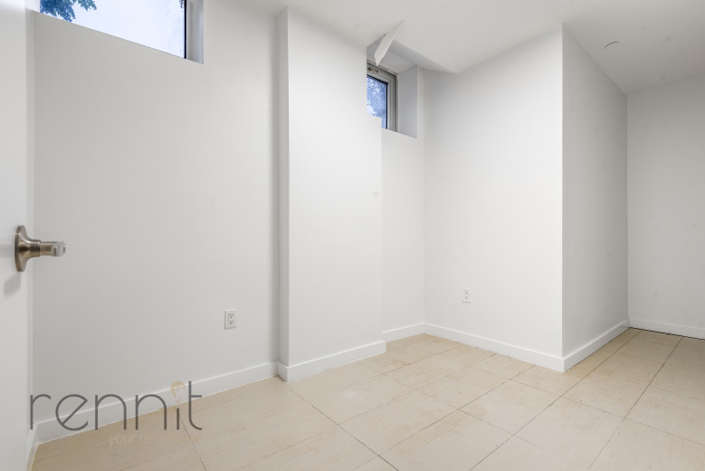 299 McGuinness Blvd, Apt 1A Image 9