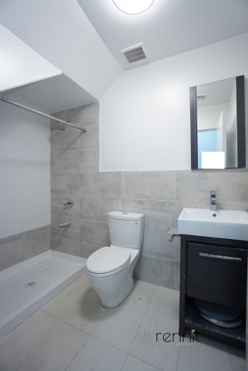 299 McGuinness Blvd, Apt 1C Image 11