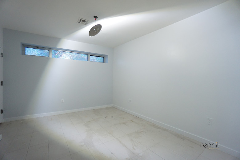 299 McGuinness Blvd, Apt 1C Image 12