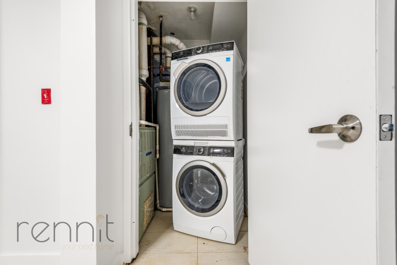 299 McGuinness Blvd, Apt 1C Image 14