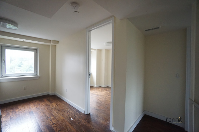 293 McGuinness Blvd, Apt 2B Image 10