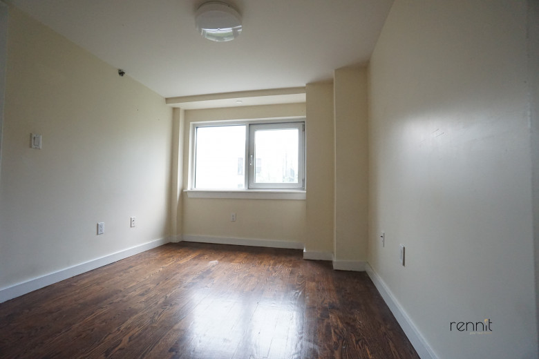 293 McGuinness Blvd, Apt 2B Image 12