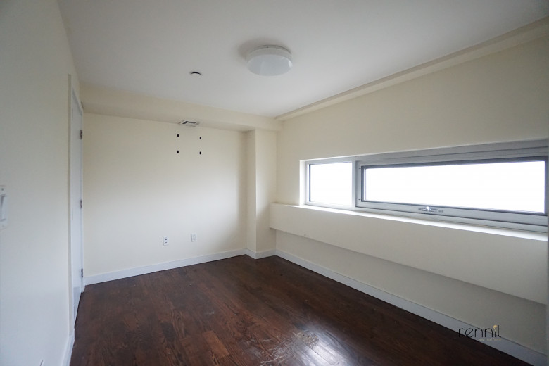 293 McGuinness Blvd, Apt 2B Image 13