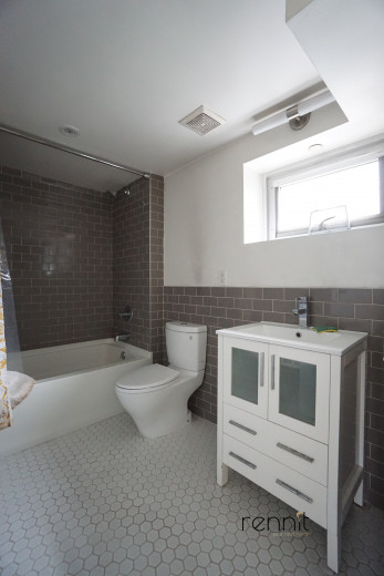 293 McGuinness Blvd, Apt 2B Image 8