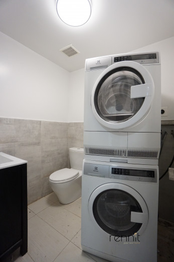287 McGuinness Blvd, Apt 1C Image 11