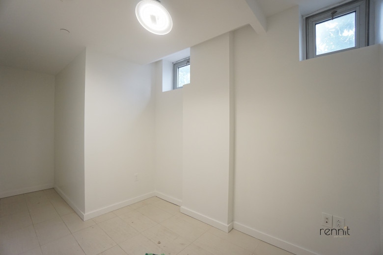 287 McGuinness Blvd, Apt 1C Image 10