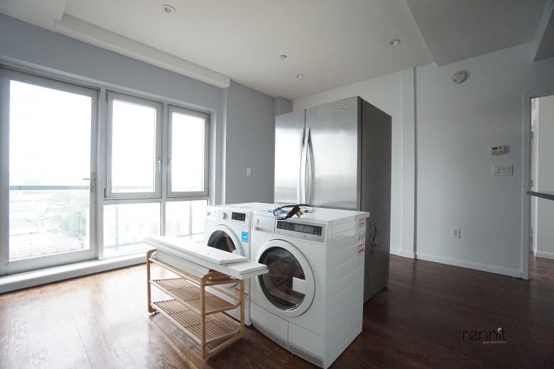 299 McGuinness Blvd, Apt 4C Image 1