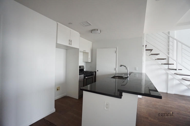 299 McGuinness Blvd, Apt 4C Image 4