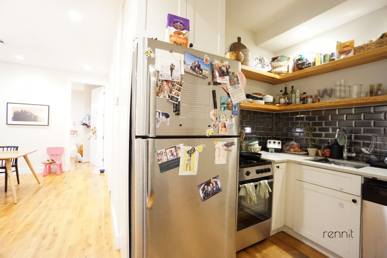 344 Starr St, Apt 1R Image 2