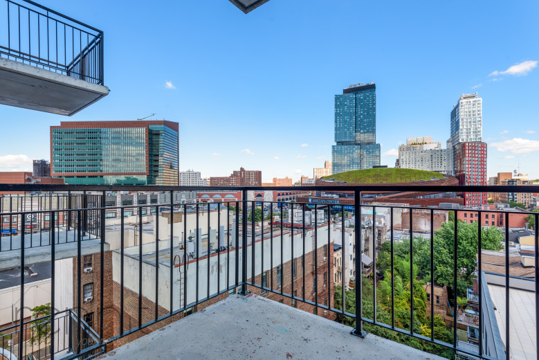 375 Dean St, Apt 808 Image 8