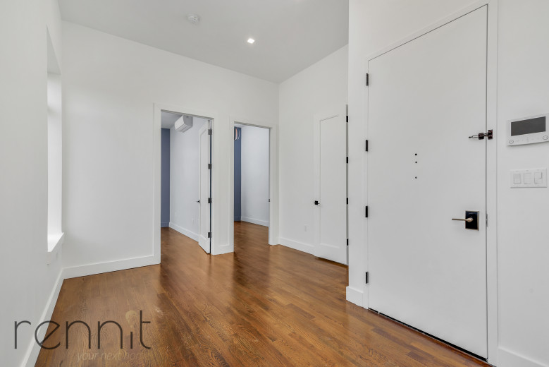 313 Wilson Ave, Apt 2R Image 3