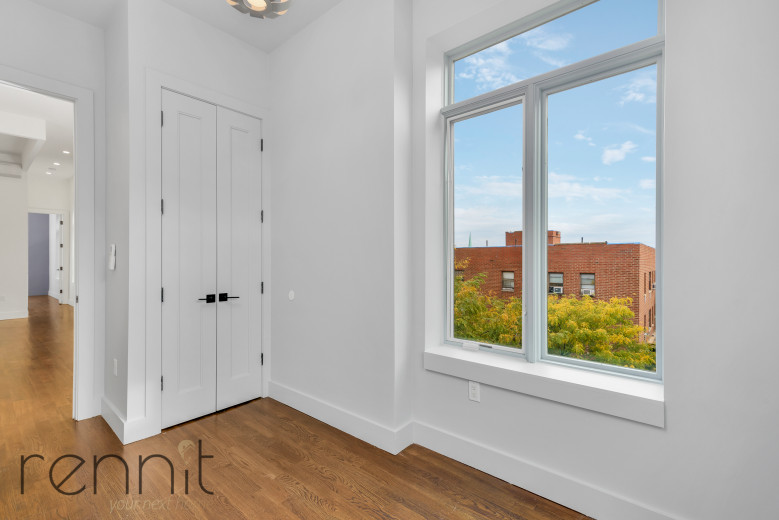 313 Wilson Ave, Apt 2R Image 5
