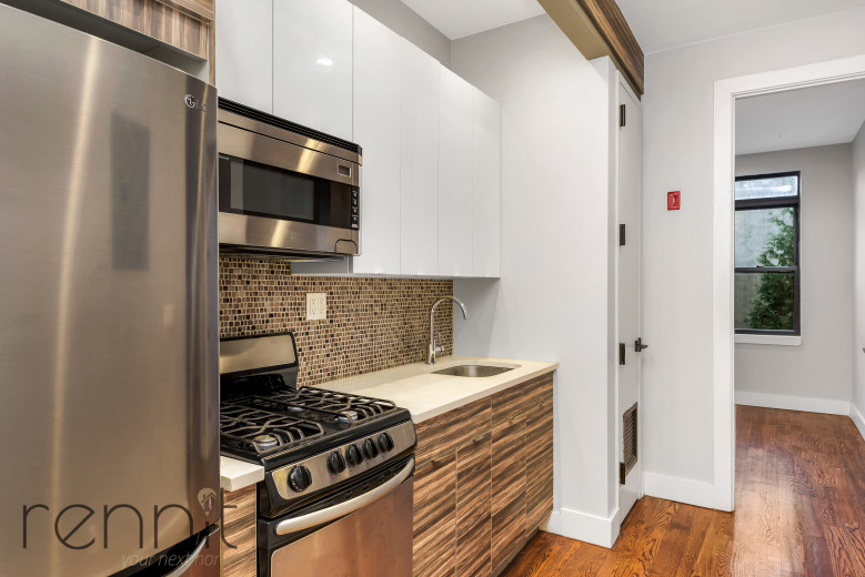 377 Onderdonk Ave, Apt 3B Image 2
