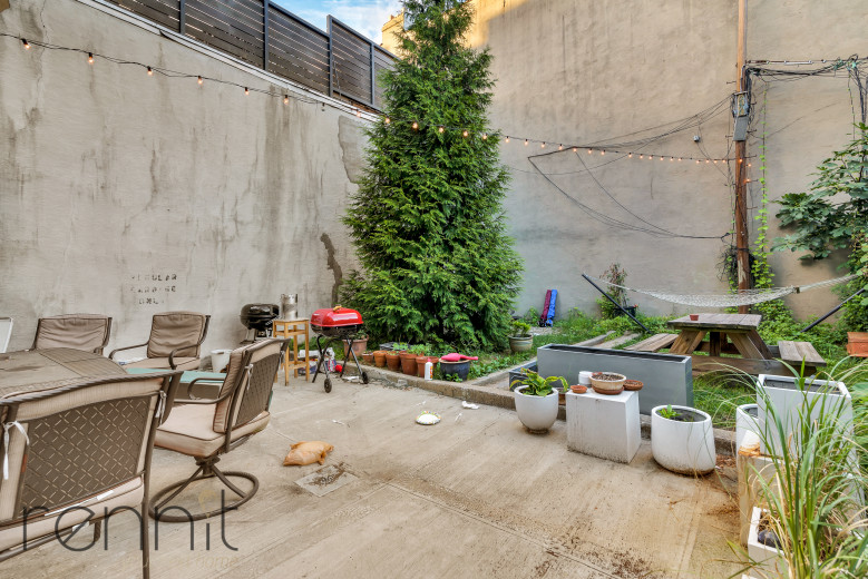 377 Onderdonk Ave, Apt 3B Image 11