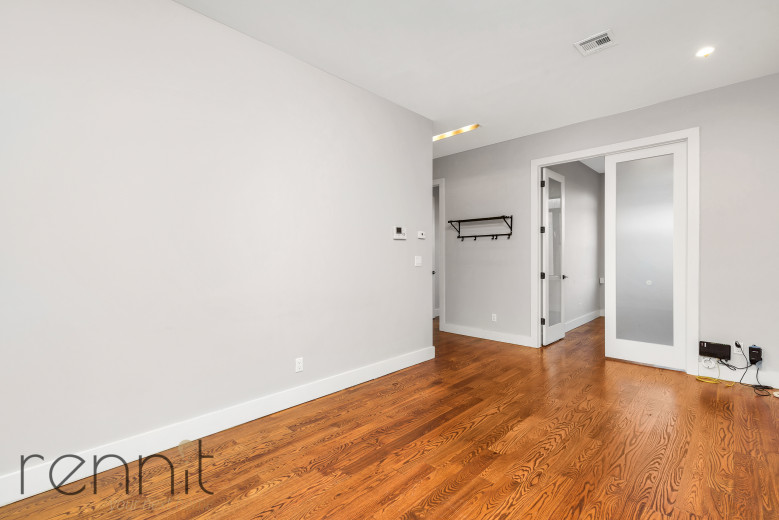 377 Onderdonk Ave, Apt 3B Image 3