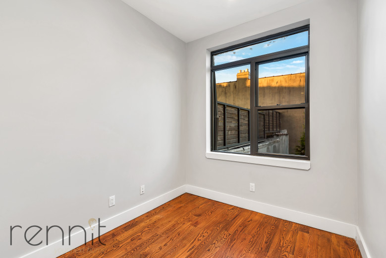377 Onderdonk Ave, Apt 3B Image 4