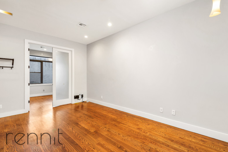 377 Onderdonk Ave, Apt 3B Image 8