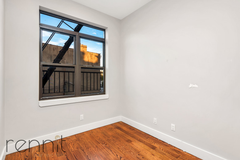 377 Onderdonk Ave, Apt 3B Image 9