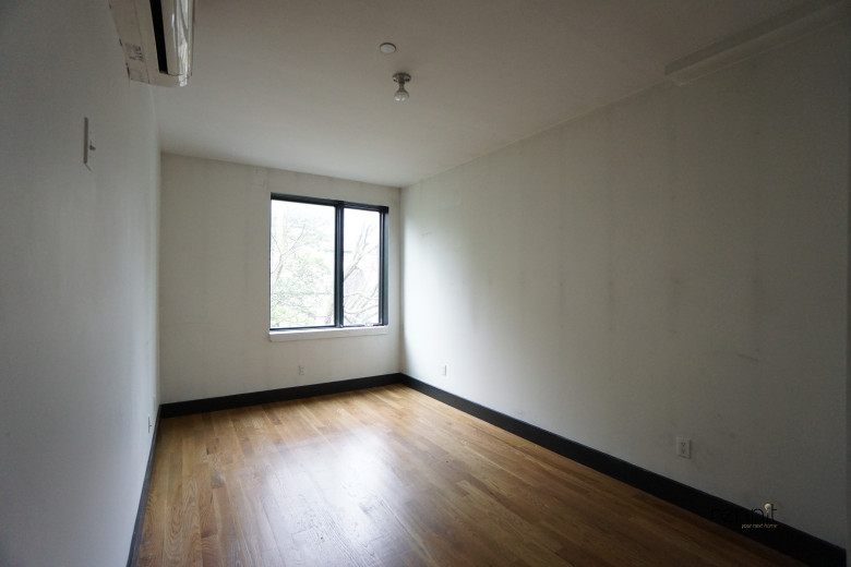 562 Park Pl, Apt 4B Image 12