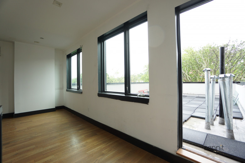 562 Park Pl, Apt 4B Image 3