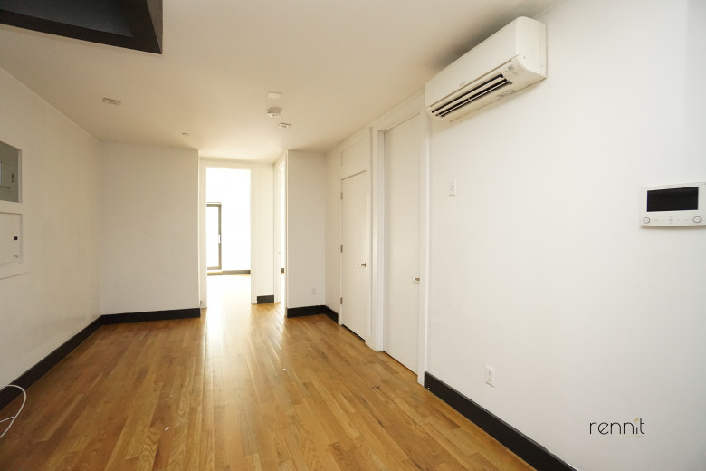 562 Park Pl, Apt 4B Image 6