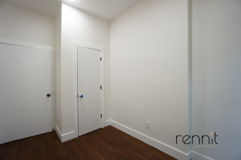 553 E 26th St, Apt 1R Image 7