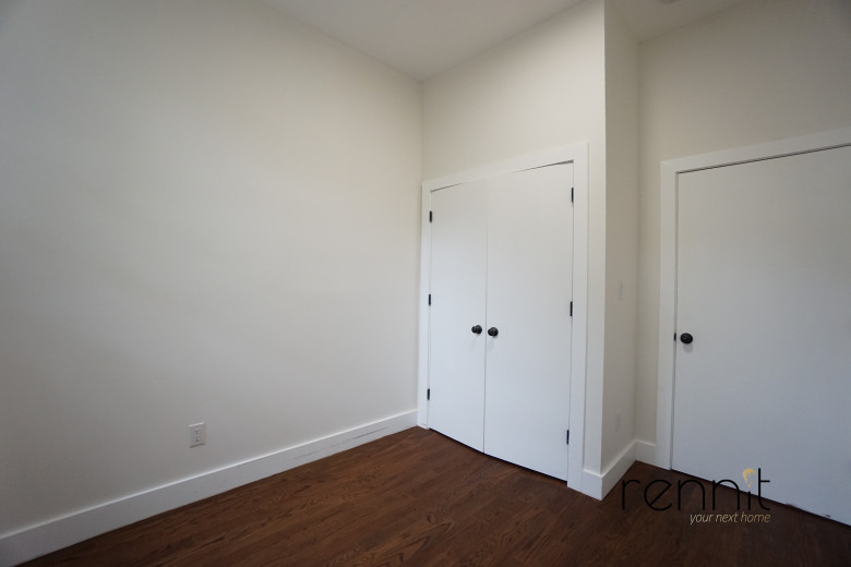 553 E 26th St, Apt 1R Image 9