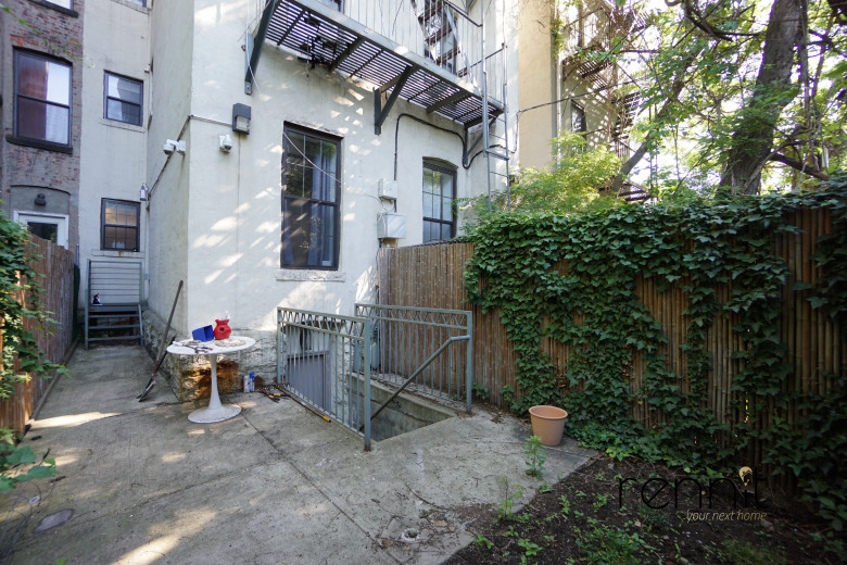 336 Chauncey St, Apt 1D Image 2