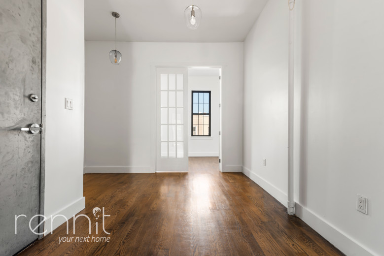 377 Manhattan Ave, Apt 2R Image 7