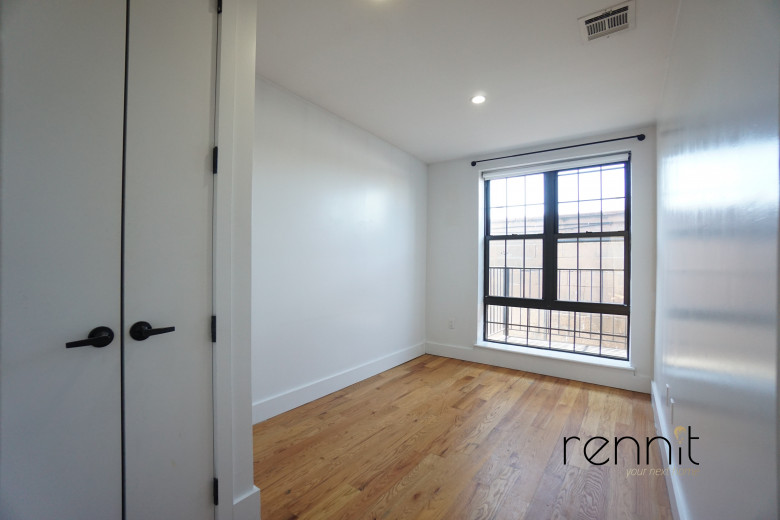 259 Boerum St, Apt 3L Image 11