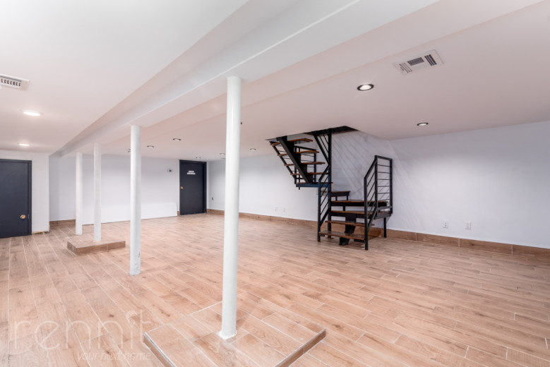 1109 Decatur St, Apt 1 Image 12