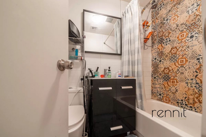 625 Sterling Pl, Apt 3L Image 8
