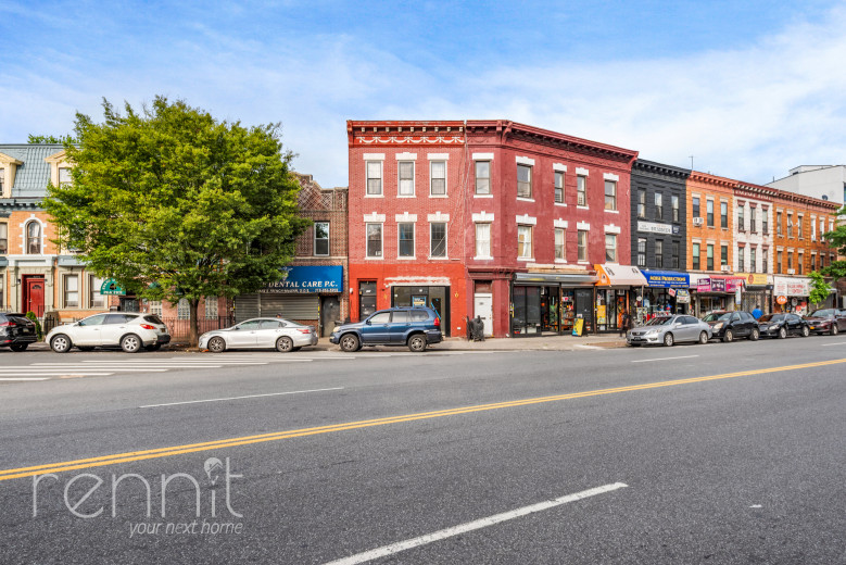 553 E 26th St, Apt Commercial Image 14