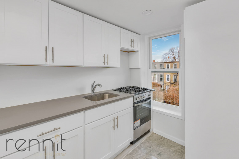 91 Somers St, Apt 2 Image 2