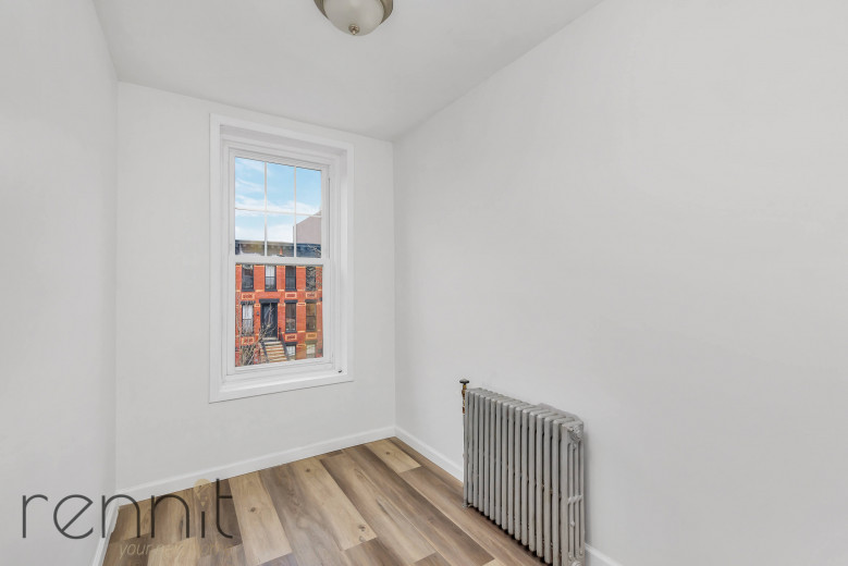 91 Somers St, Apt 2 Image 7