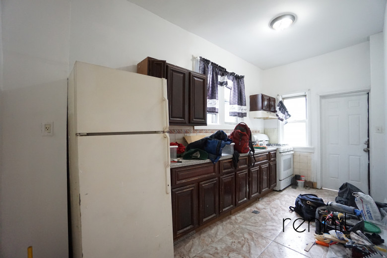 36 Hubbard Pl, Apt 1 Image 3