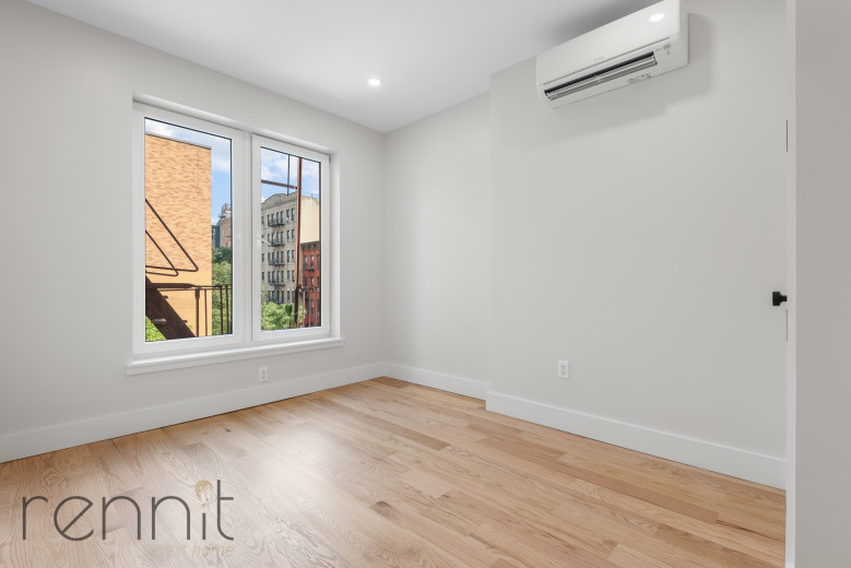 331 Bedford Ave, Apt 3 Image 6