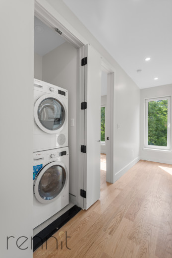 331 Bedford Ave, Apt 3 Image 9