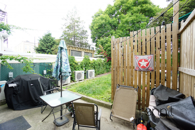 583 Onderdonk Ave, Apt 1R Image 1
