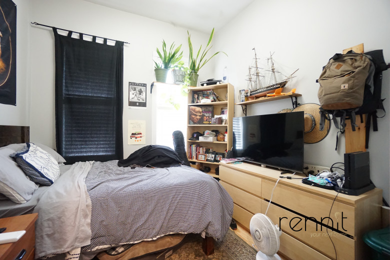 583 Onderdonk Ave, Apt 1R Image 6