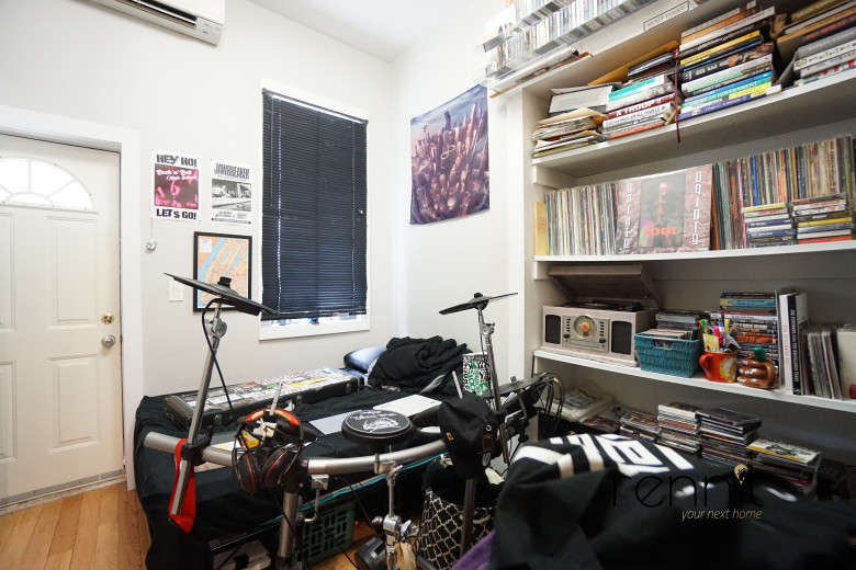 583 Onderdonk Ave, Apt 1R Image 8