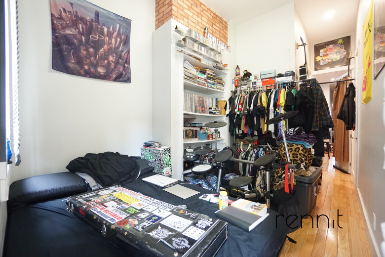 583 Onderdonk Ave, Apt 1R Image 9